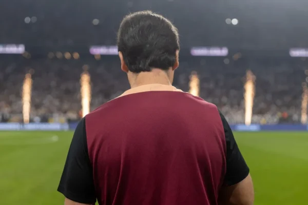 Dinizismo em xeque no Corinthians: Libertadores é a última tábua de salvação