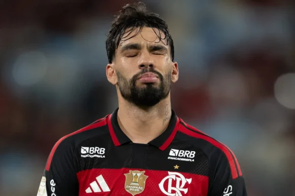 Flamengo vence Corinthians, mas perde trio para o próximo jogo