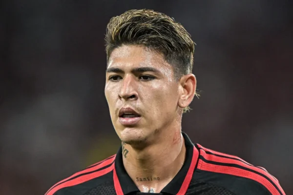 Carrascal brilha e falha: assistência e chance perdida no Flamengo
