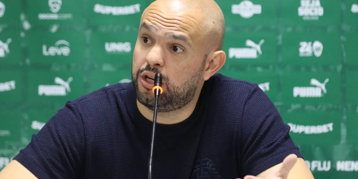STJD absolve presidente do Fluminense por cobranças a árbitro
