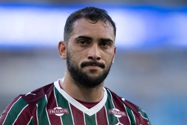 Freytes vacila, Fluminense cai diante do Atlético-MG por 3 a 1