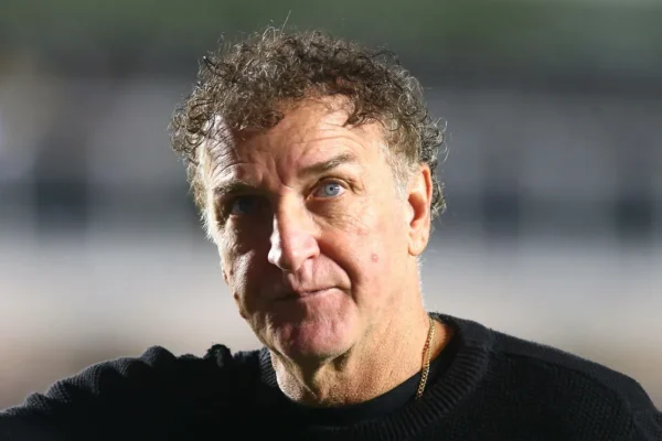 Cuca segura euforia no Santos e alerta: ‘Não vamos criar ilusão’