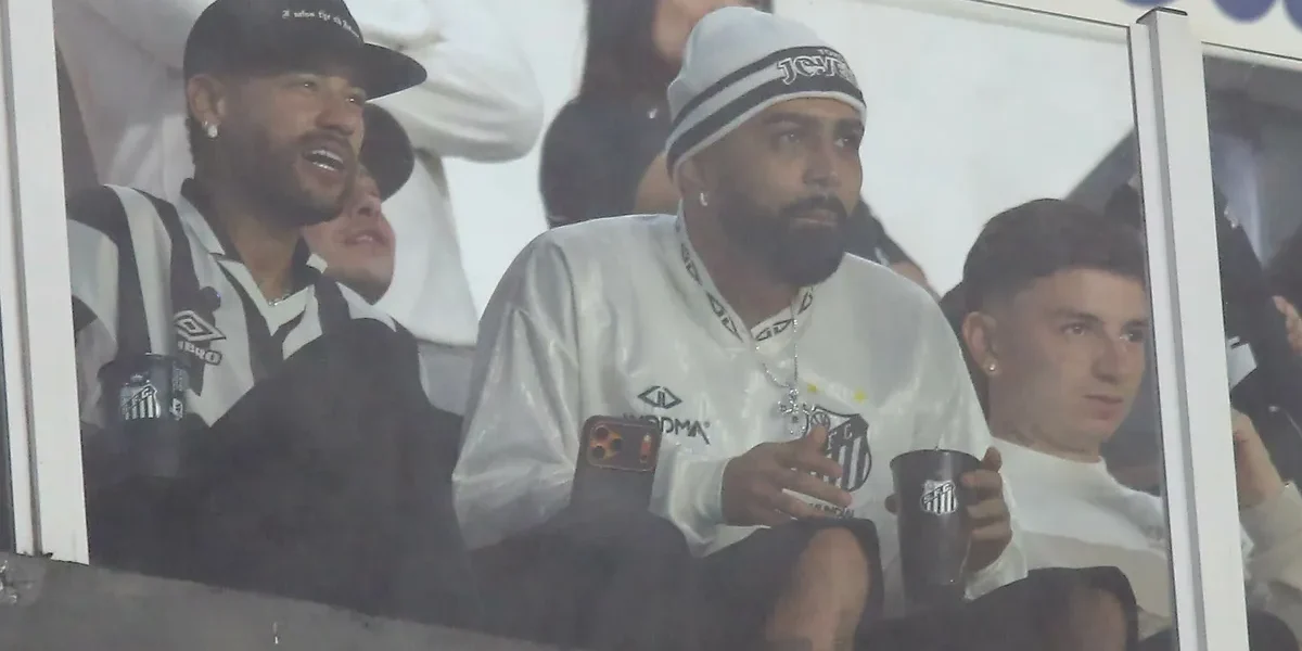 Gabigol vibra com gols do Santos e vira destaque fora de campo