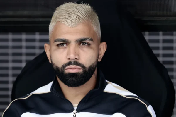 Gabigol detona diretoria do Flamengo, expõe acordo de 5 anos e confirma: ‘Quero voltar’