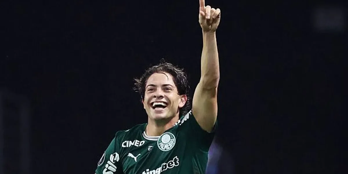 Giay vira o jogo: desconfiança vira aplausos no Palmeiras