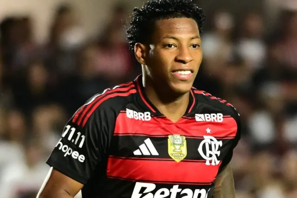 Flamengo exige exames de Plata, mas Dínamo dificulta acesso