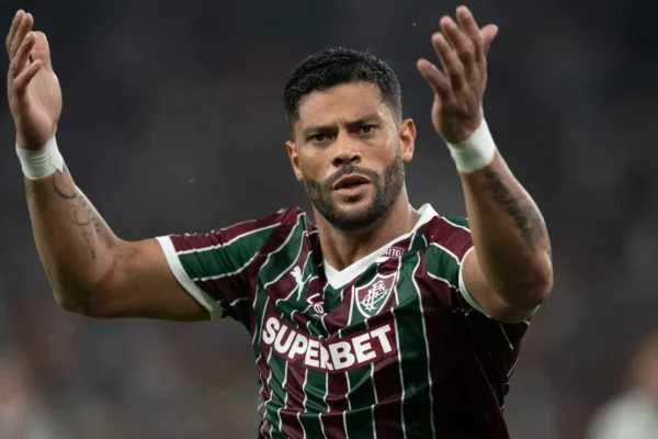 Hulk detona árbitro por ‘peitada’ em Canobbio e exige respeito no clássico