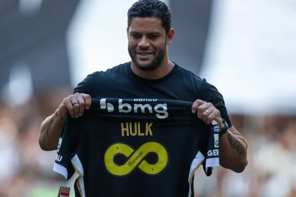 Hulk brilha no Flu, e CEO do Galo revela esforço para segurá-lo