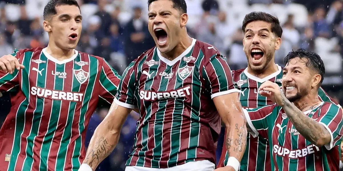 Hulk brilha, Fluminense bate Corinthians por 3 a 1 fora de casa