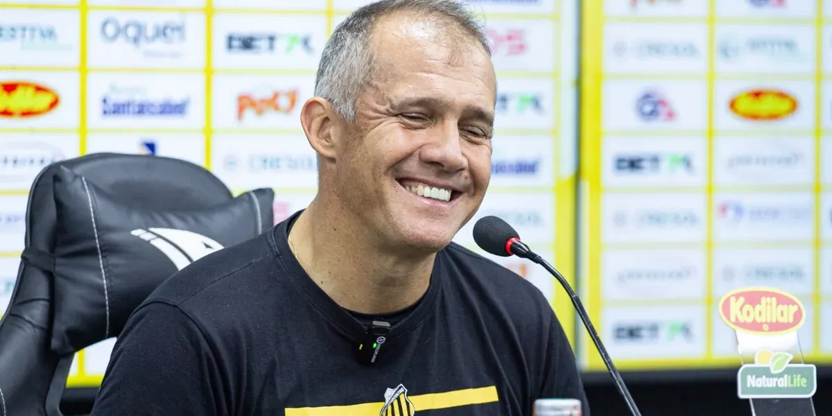 Abel Braga sai em defesa de Eduardo Baptista no Inter