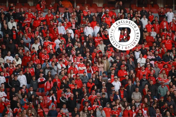 Torcida do Inter explode após derrota e enfrenta a polícia no Beira-Rio