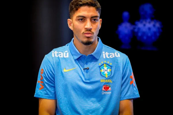 Jair em choque com 1ª convocação para a Seleção: “Sonho de criança”