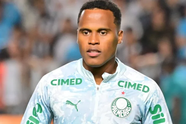 Arias no banco: decisão de Abel expõe falta de velocidade e revolta torcida do Palmeiras