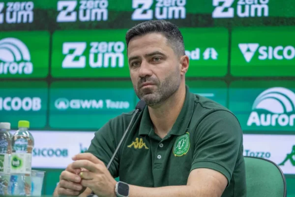Inter corre contra o tempo e sonda Rafael Lacerda para o comando