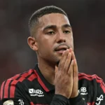 Samuel Lino abre o jogo: irritação no Flamengo foi pelo gramado, não por Jardim