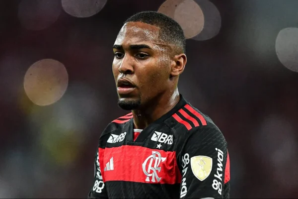 Flamengo fecha venda de Lorran para o Sharjah, dos Emirados Árabes