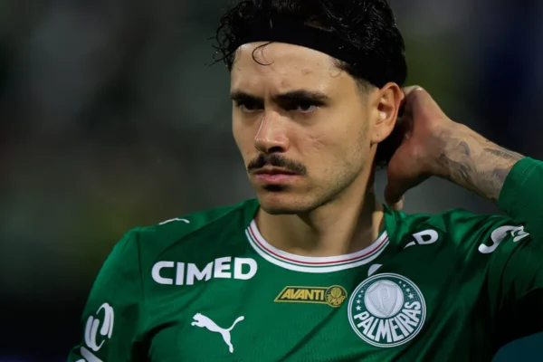 Palmeiras: Maurício desperdiça 3 chances e revolta torcida na Vila