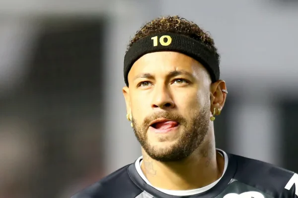 Neymar chora ao sair lesionado no Santos; Barreal e Veríssimo também preocupam
