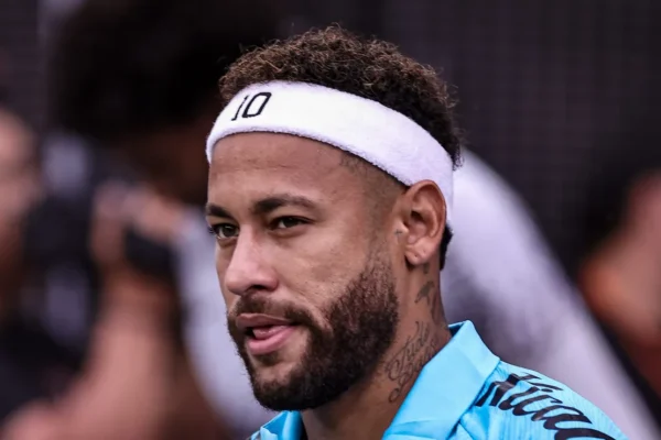Neymar feliz no Santos: Libertadores pode selar renovação até 2027