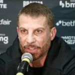 Pedrinho Bate o Pé: Clássico Vasco x Flamengo Tem que Ser em São Januário