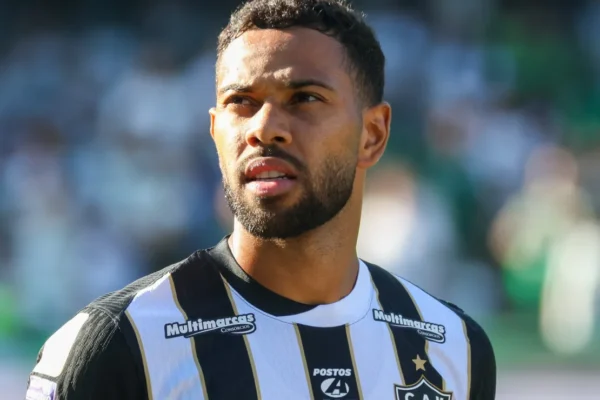 Renan Lodi abre o jogo sobre Atlético-MG: “Não tinha como negar”