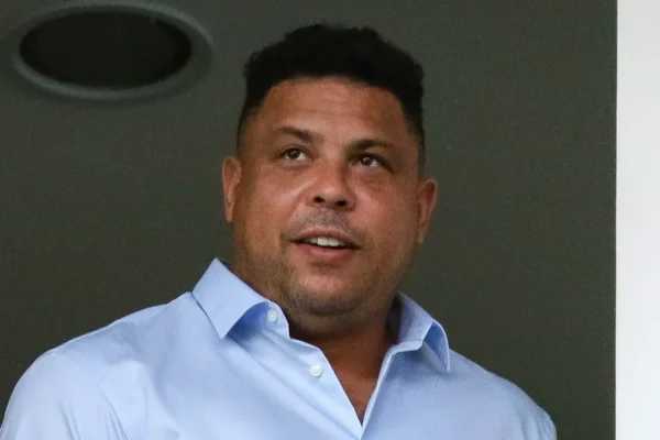 Ronaldo e Roberto Carlos compram SAF da Inter de Limeira por R$ 450 milhões
