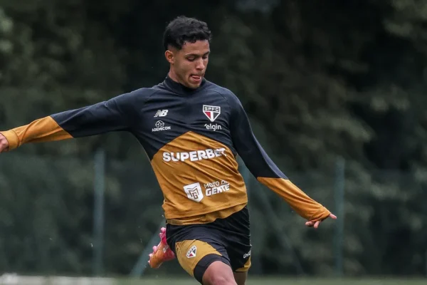 São Paulo pode dar mais chances a Ryan Francisco no Brasileirão