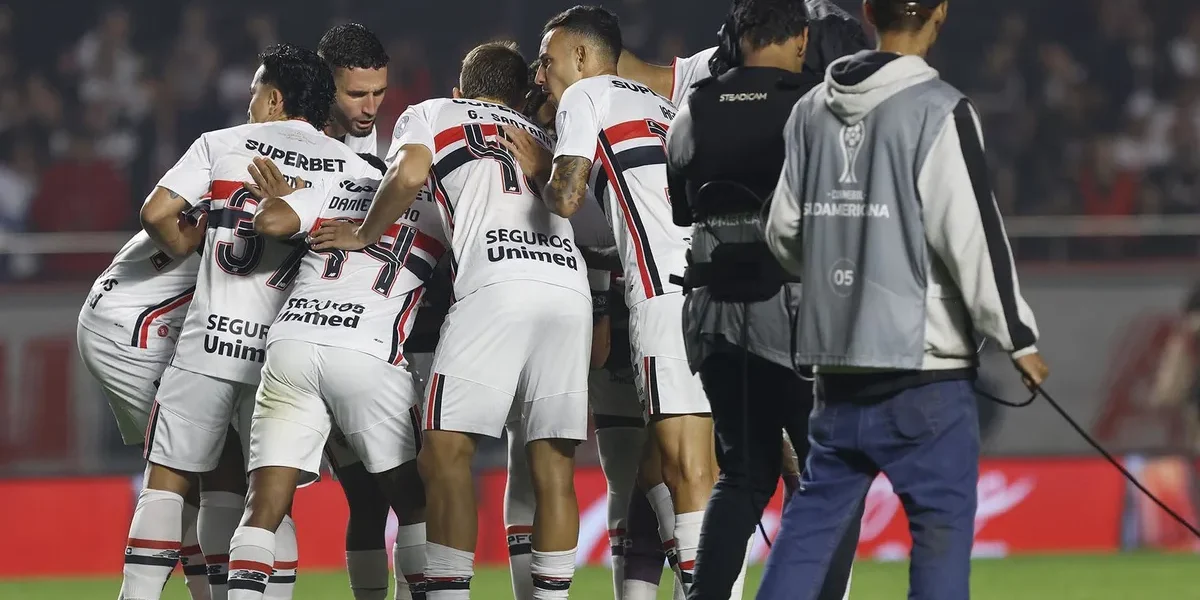 Empresários avaliam saídas no São Paulo, mas elenco nega debandada