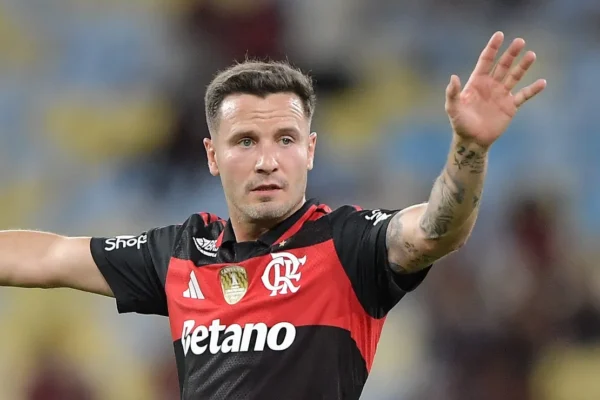 Flamengo libera Saúl para empréstimo: salário alto pesa e meia busca novos ares