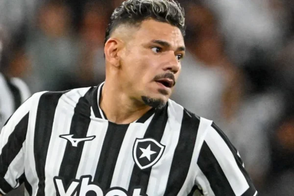 Tiquinho e Matheus Martins Voltam ao Botafogo Antes de Todos