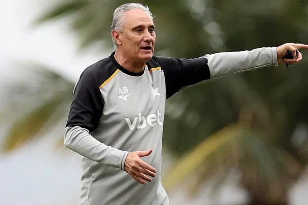 Tite faz testes no Botafogo durante Data FIFA e reposiciona Medina