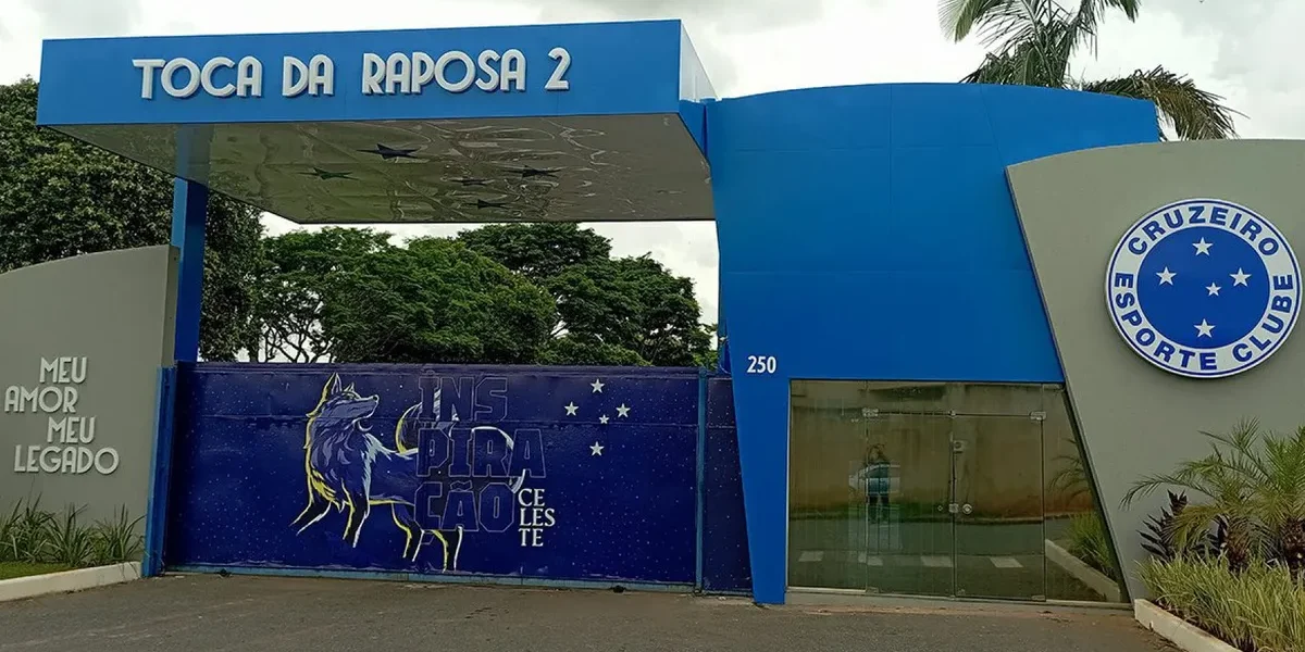 Máfia Azul invade CT e cobra elenco do Cruzeiro após derrota