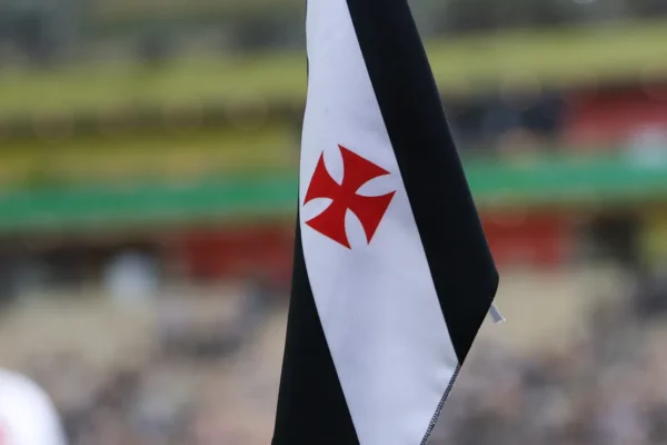 Venda da SAF do Vasco: credores acionam Justiça e pedem suspensão imediata