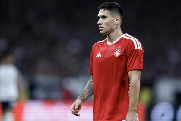 Villagra precisa de 7 jogos completos para Inter desembolsar R$ 24 milhões