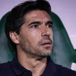 Abel suspenso por 2 jogos no STJD: Palmeiras corre atrás de efeito suspensivo