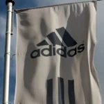 Adidas fecha com o Santos e Umbro reage: briga à vista no futebol brasileiro