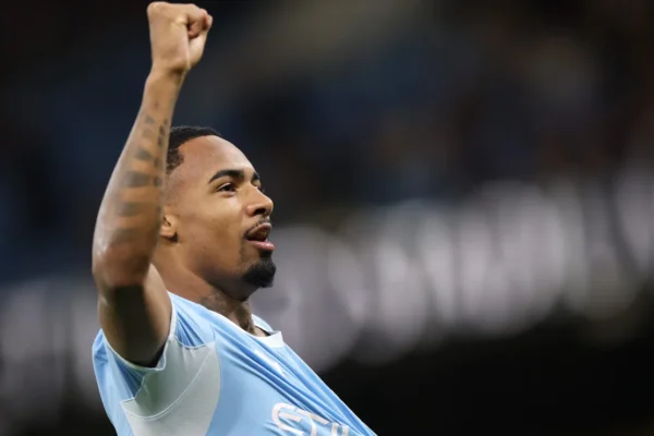 Allan brilha em estreia pelo City e pode render bônus milionário ao Palmeiras