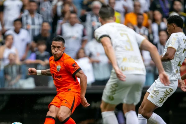 Galo tropeça na Arena MRV e só empata com a Chapecoense