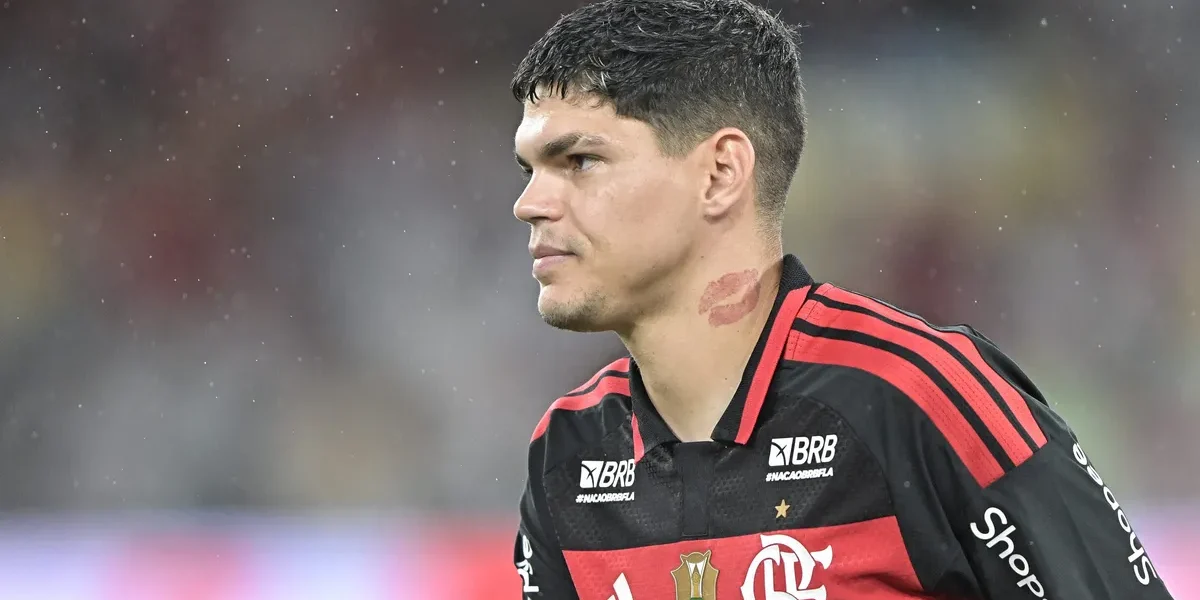 Ayrton Lucas vira o jogo no Flamengo e cala os críticos