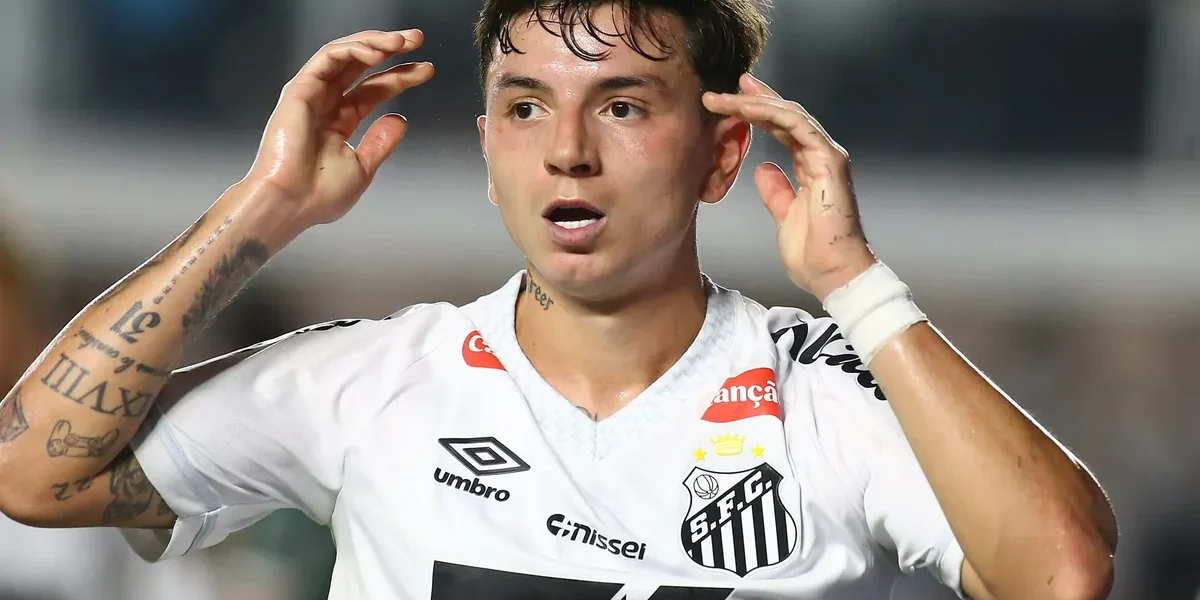 Barreal volta ao Santos e agita briga por vaga no ataque