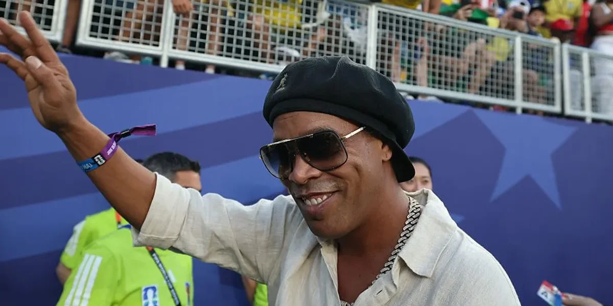 Ronaldinho Gaúcho: 20 rolês mais inusitados do Bruxo fora dos campos