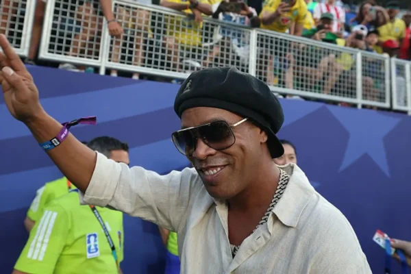 Ronaldinho Gaúcho: 20 rolês mais inusitados do Bruxo fora dos campos