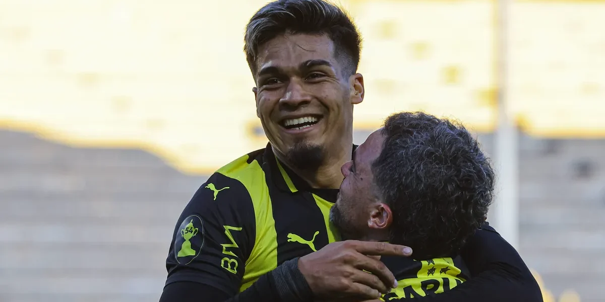 Grêmio quita dívida de Arezo e escapa de punição da FIFA