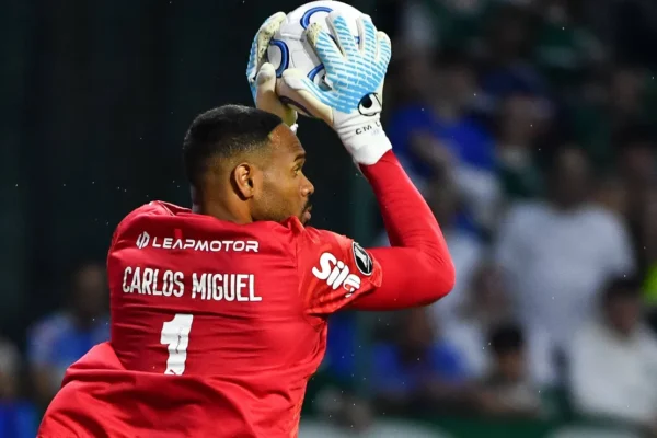 Carlos Miguel brilha nos pênaltis e classifica o Palmeiras na Libertadores