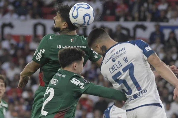 Bola aérea vira pesadelo: Palmeiras escapa, mas defeito é gritante