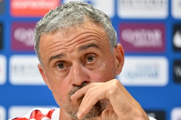 Luis Enrique exalta Filipe Luís antes de duelo no Francês: “Vimos seu talento”