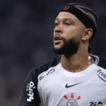 Memphis Depay renova com Corinthians até julho de 2028