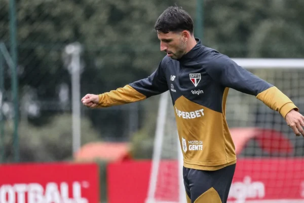 Calleri treina e fica perto de voltar pelo São Paulo contra o Bragantino