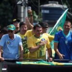 Flávio Bolsonaro fala em ‘guerra espiritual’ e ‘inimigos mentirosos’