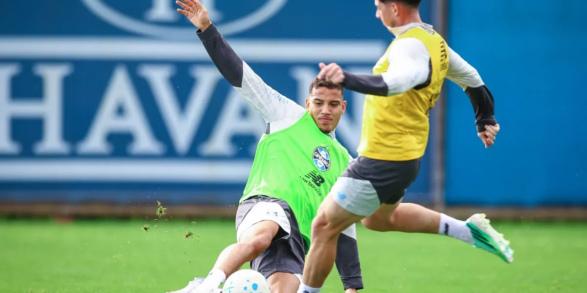 Renato revoluciona o Grêmio: jovens brilham e Gustavo Martins ganha chance no meio-campo